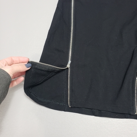 Forever 21 black zipper mini skirt size small - Picture 8 of 9
